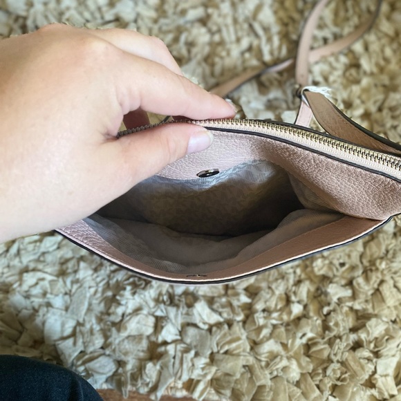 Michael kors pink crossbody bag - Picture 8 of 12
